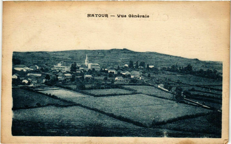 Carte postale ancienne Matour - Vue générale à Matour