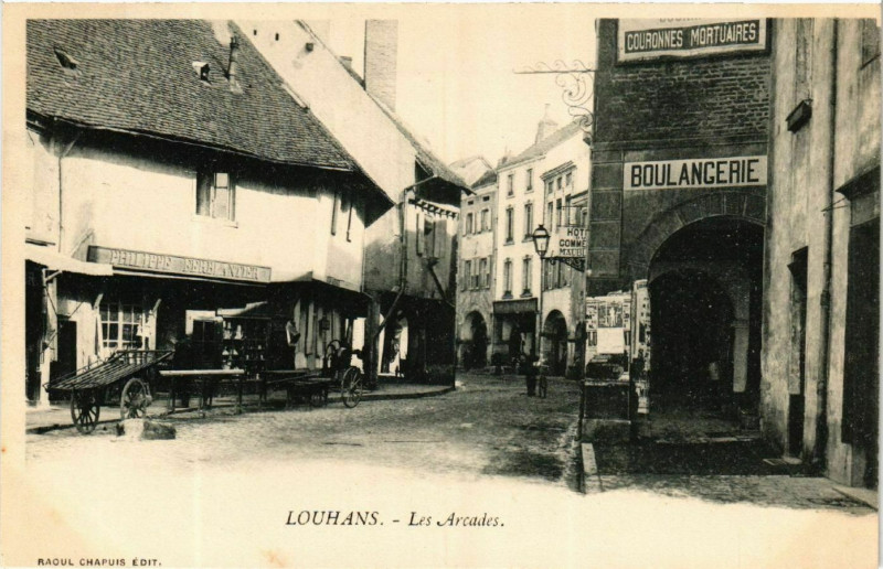 Carte postale ancienne Louchans - Les Arcades