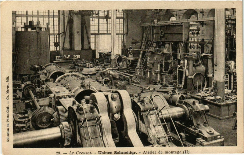 Carte postale ancienne Le Creusot - Usines Schneider - Atellier de montagne au Creusot