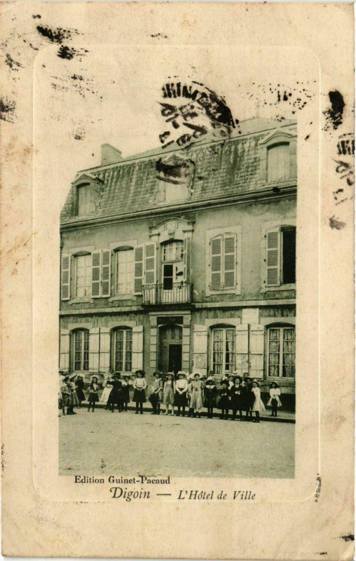 Carte postale ancienne Digoin - L'Hotel de Ville à Digoin