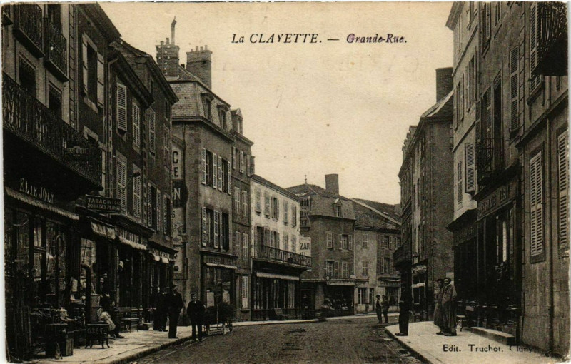 Carte postale ancienne La Clayette - Grande-Rue à La Clayette