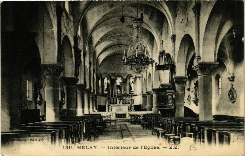 Carte postale ancienne Melay - Interieur de l'Eglise à Melay