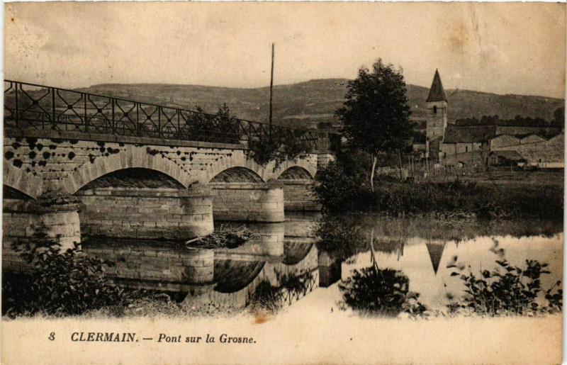 Carte postale ancienne Clermain - Pont sur la Grosne