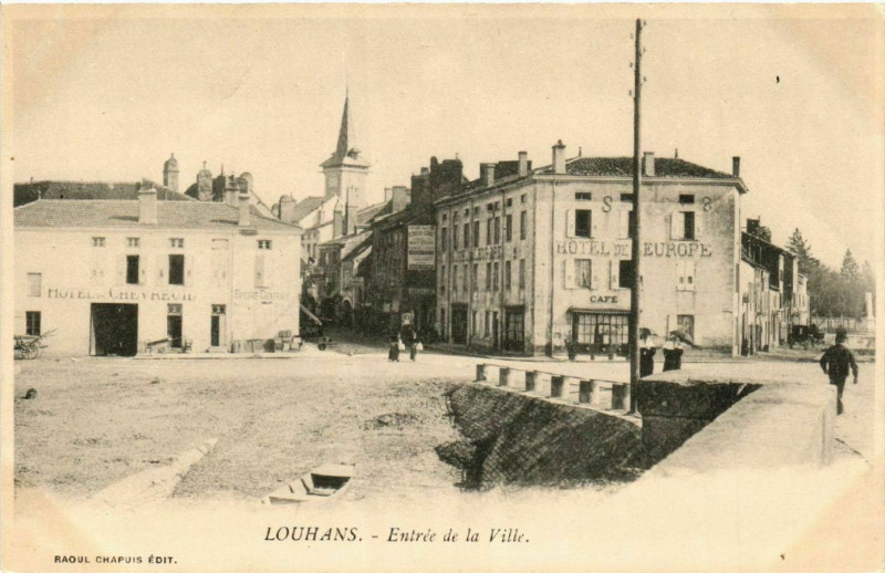 Carte postale ancienne Louhans - Entrée de la Ville à Louhans
