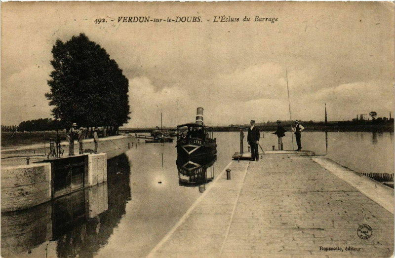 Carte postale ancienne Verdun-sur-le-Doubs - L'Ecluse du Barrage à Verdun-sur-le-Doubs