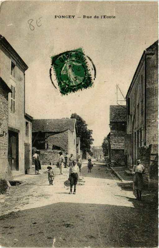 Carte postale ancienne Poncey - Rue de l'Ecole