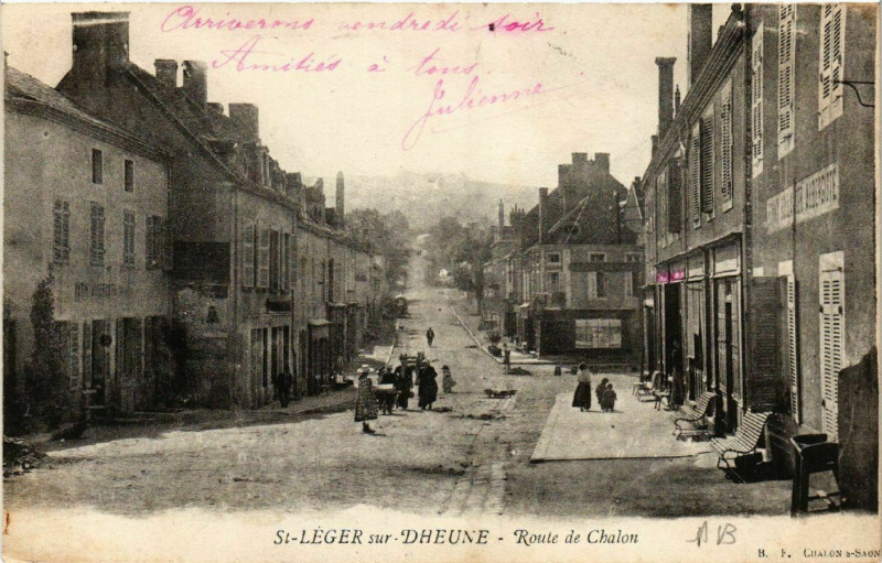 Carte postale ancienne Saint-Leger sur-Dheune - Route de Chalon à Saint-Léger-sur-Dheune