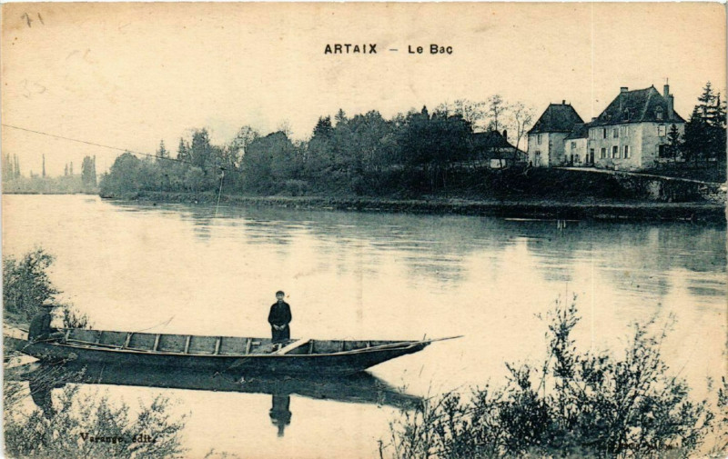 Carte postale ancienne Artaix - Le Bac à Artaix