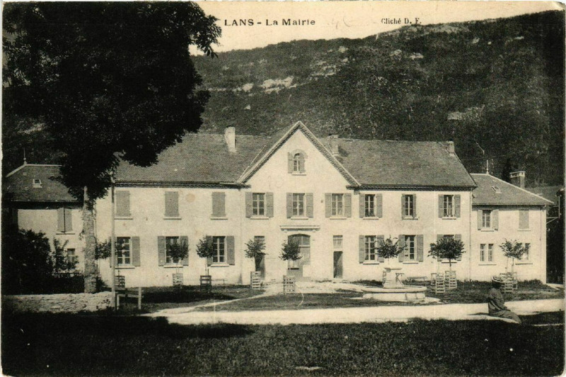 Carte postale ancienne Lans - La Mairie à Lans