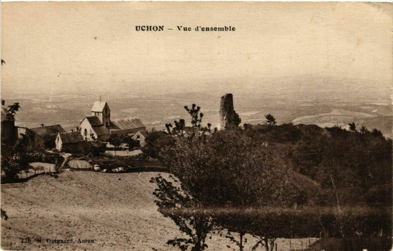 Carte postale ancienne Uchon - Vue d'ensemble à Uchon