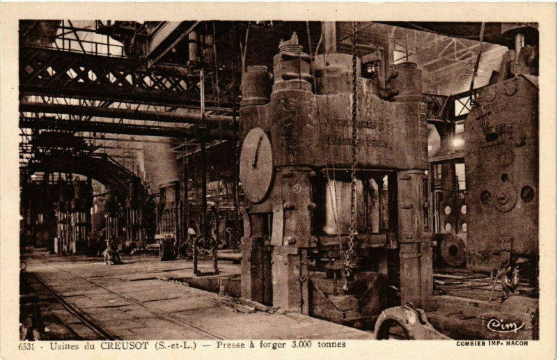 Carte postale ancienne Le Creusot - Usines du Creusot - Presse a forger 3.000 tonnes au Creusot