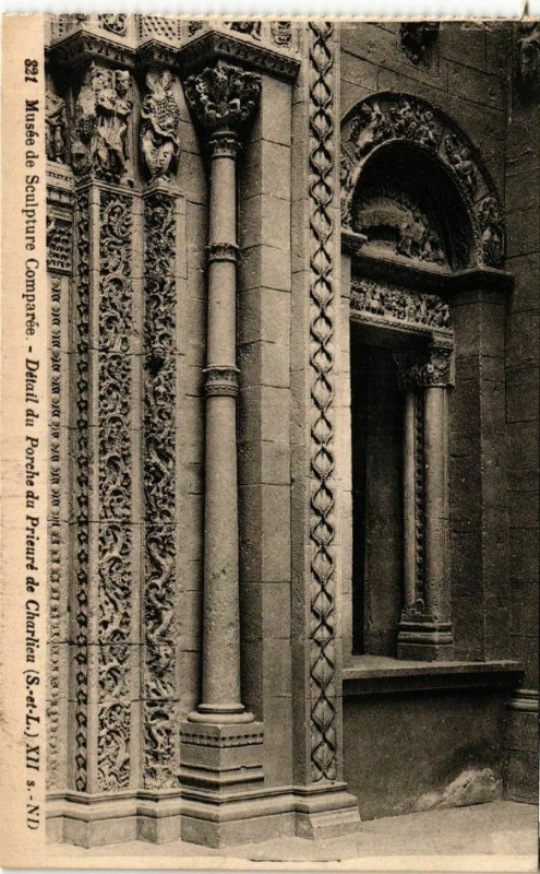 Carte postale ancienne Musée de Sculpture Comparée - Detail du Porche du Prieure de...