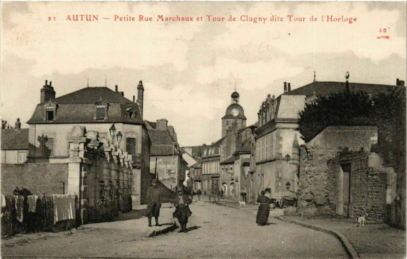 Carte postale ancienne Autun - Petite Rue Marchaux et Tour de Clugny à Autun