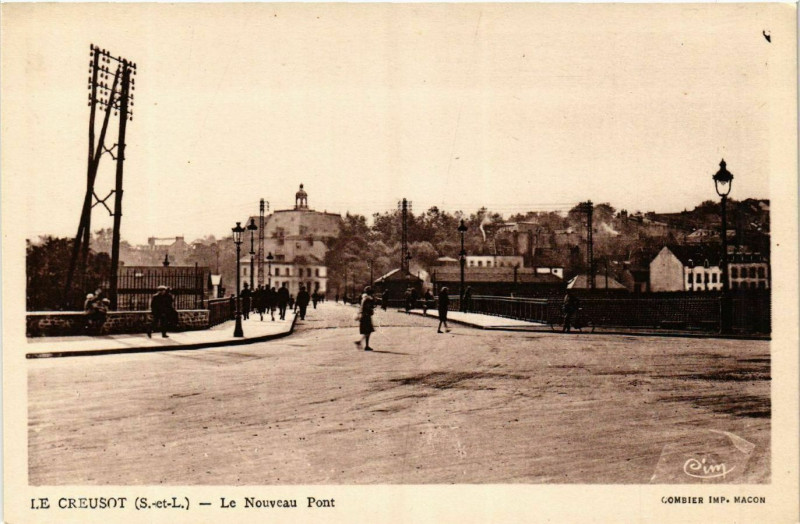 Carte postale ancienne Le Creusot - Le Nouveau Pont au Creusot