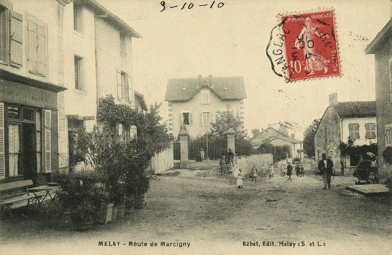 Carte postale ancienne Melay Route de Marcigny à Melay