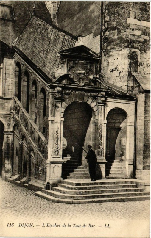Carte postale ancienne Dijon - L'Escalier de la Tour de Bar à Dijon