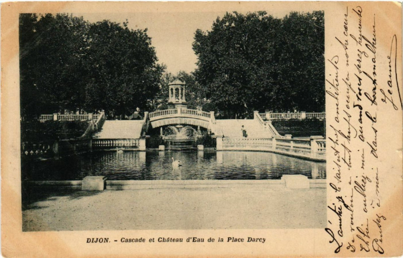 Carte postale ancienne Dijon - Cascade et Chateau d'Eau de la Place Darcy à Dijon