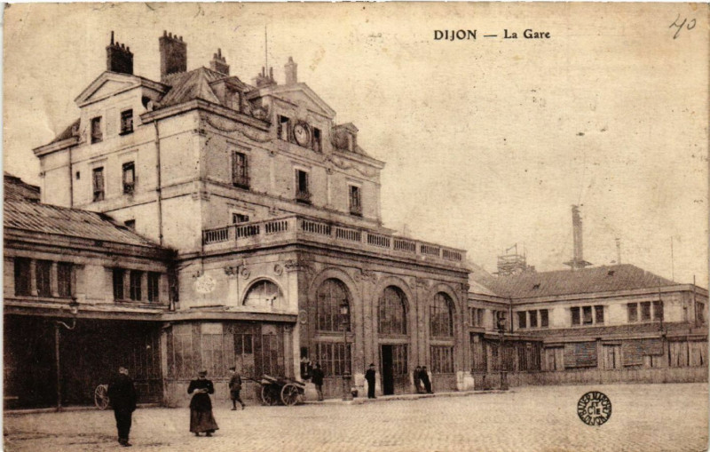 Carte postale ancienne Dijon - La Gare à Dijon