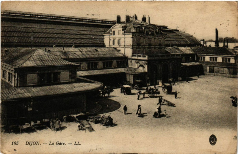 Carte postale ancienne Dijon - La Gare à Dijon