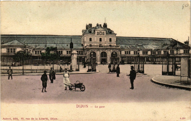 Carte postale ancienne Dijon - La Gare à Dijon