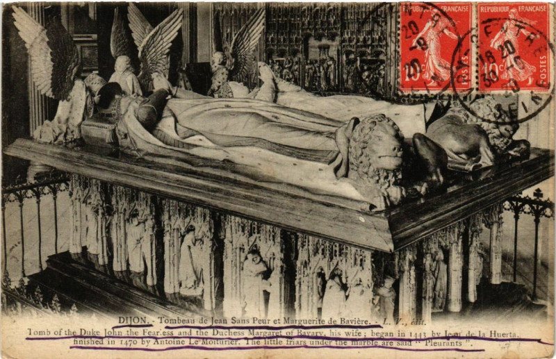 Carte postale ancienne Dijon - Tombeau de Jean Sans Peur et Marguerite de Baviere à Dijon