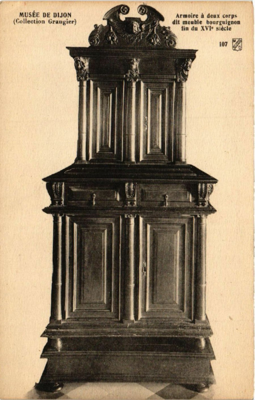 Carte postale ancienne Dijon - Musée de Dijon - Armoire a deux corps à Dijon