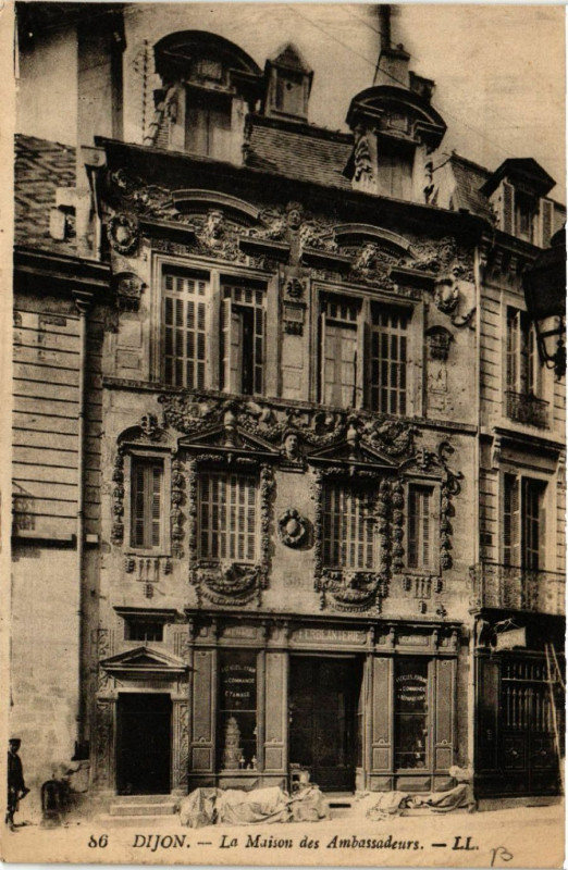 Carte postale ancienne Dijon - La Maison des Ambassadeurs à Dijon