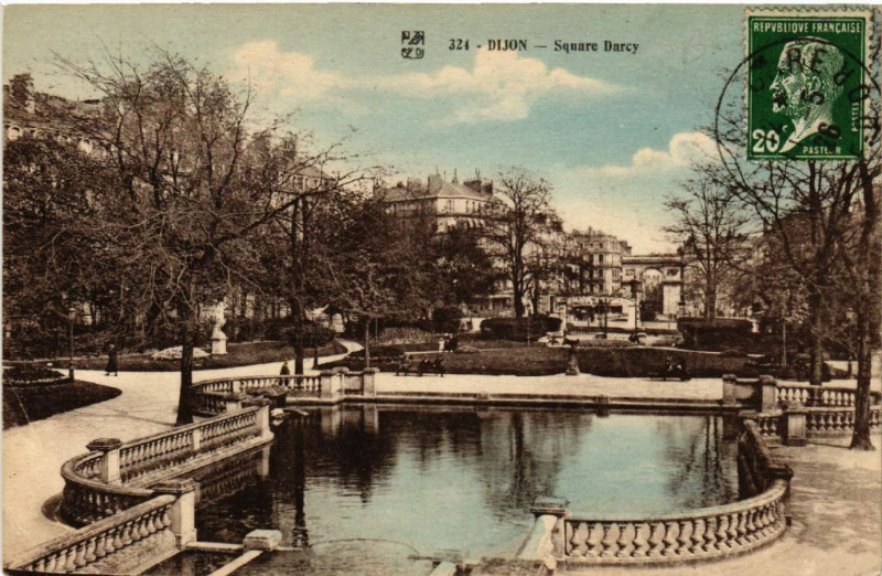 Carte postale ancienne Dijon - Square Darcy à Dijon