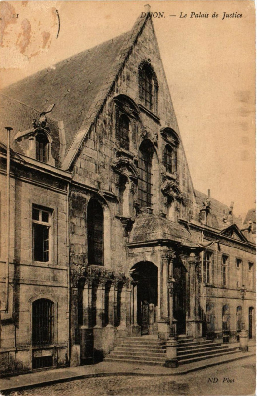 Carte postale ancienne Dijon - Le Palais de Justice à Dijon