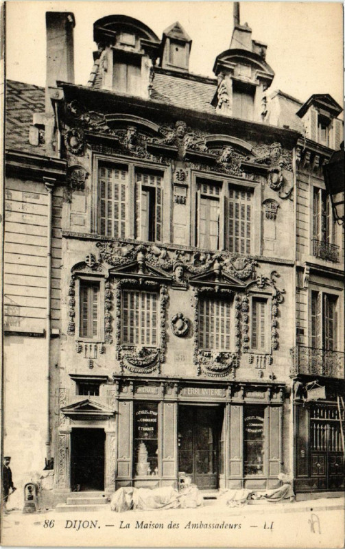 Carte postale ancienne Dijon - La Maison des Ambassadeurs à Dijon