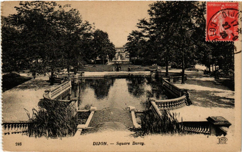 Carte postale ancienne Dijon - Square Darcy à Dijon