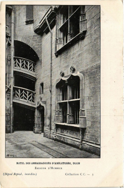Carte postale ancienne Dijon - Hotel des Ambassadeurs d'Angleterre - Escalier d'Honneur à Dijon