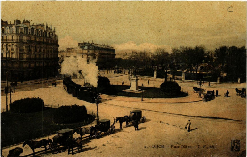 Carte postale ancienne Dijon - Place Darcy à Dijon