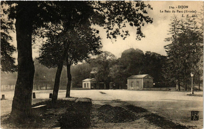 Carte postale ancienne Dijon - Le Bois du Parc - Entrée à Dijon