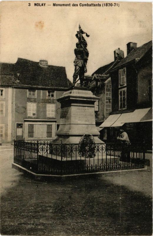 Carte postale ancienne Nolay - Monument des Combattants 1870-1871 à Nolay