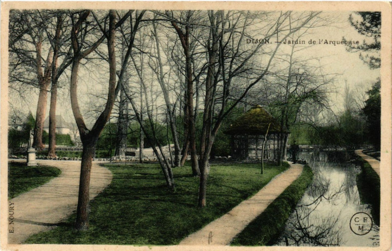 Carte postale ancienne Dijon - Jardin de l'Arquebuse à Dijon