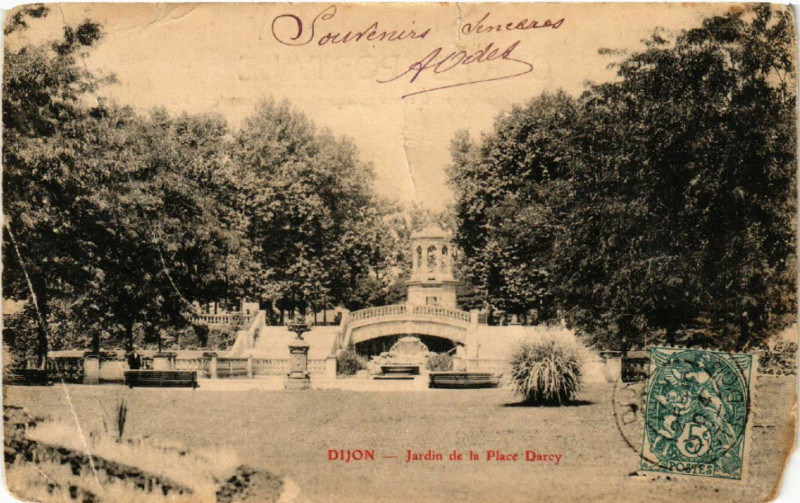 Carte postale ancienne Dijon - Jardin de la Place Darcy à Dijon