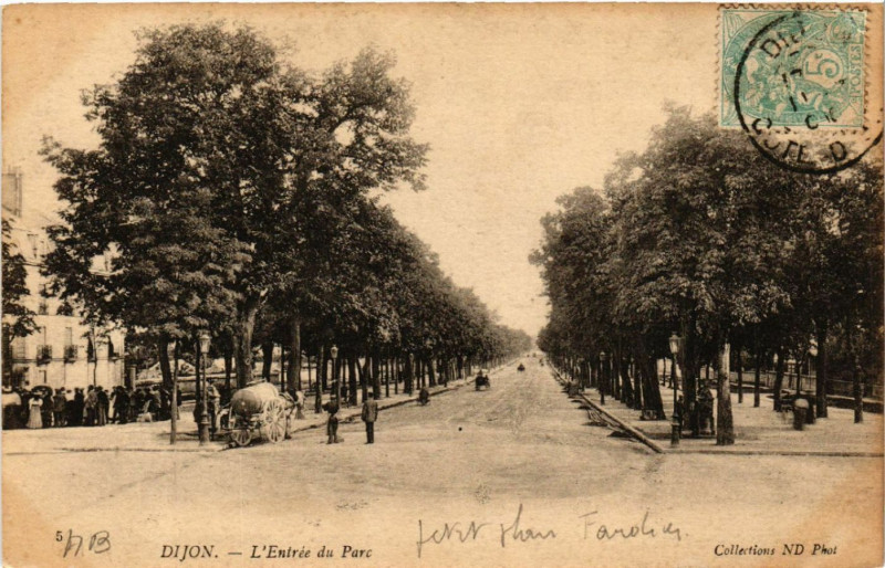 Carte postale ancienne Dijon - L'Entrée du Parc à Dijon