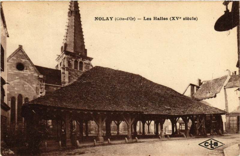 Carte postale ancienne Nolay - Les Halles - XVe Siecle à Nolay