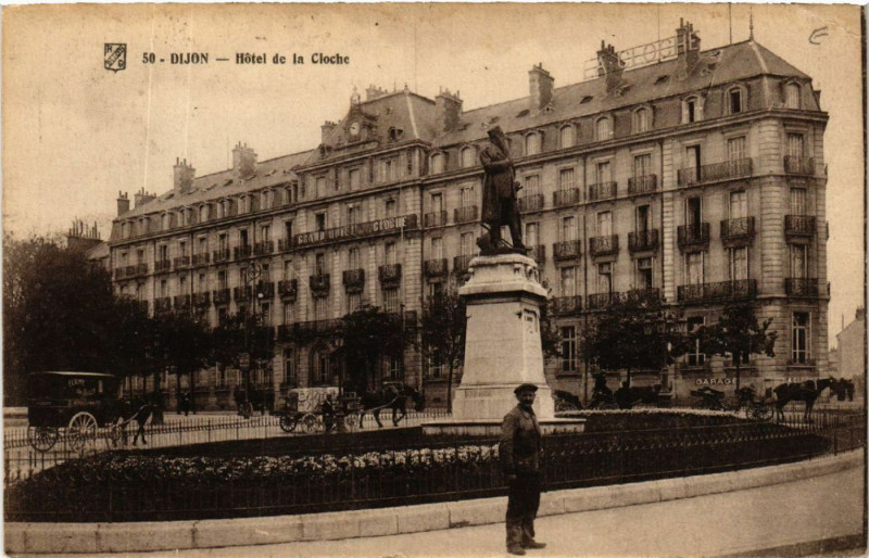 Carte postale ancienne Dijon - Hotel de la Cloche à Dijon
