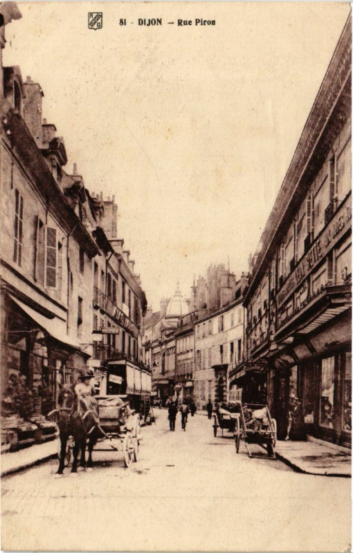 Carte postale ancienne Dijon - Rue Piron à Dijon