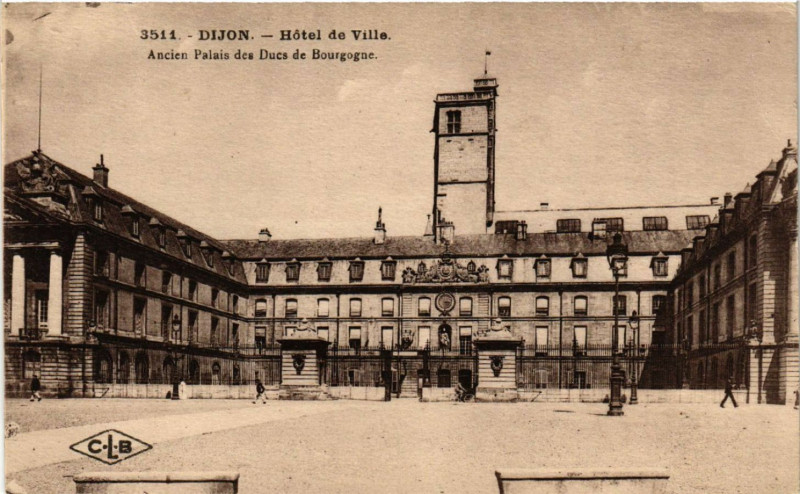 Carte postale ancienne Dijon - Hotel de Ville - Ancien Palais des Ducs de Bourgogne à Dijon