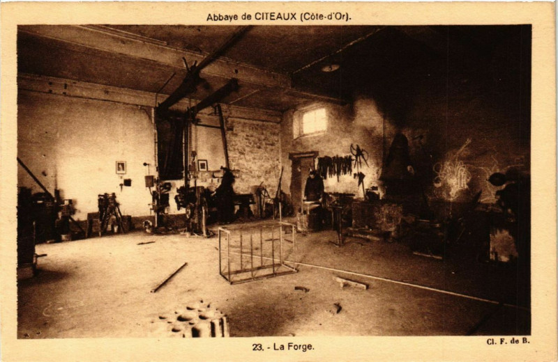 Carte postale ancienne Abbaye de Citeaux - La Forge