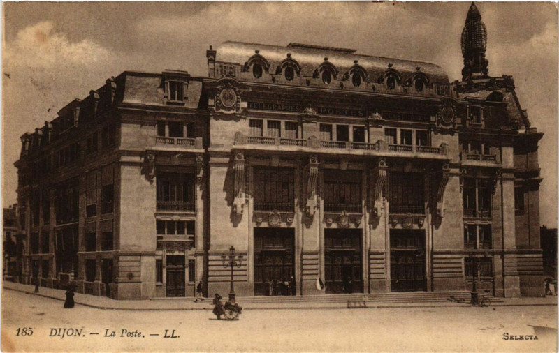 Carte postale ancienne Dijon - La Poste à Dijon