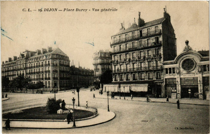Carte postale ancienne Dijon - Place Darcy - Vue générale à Dijon