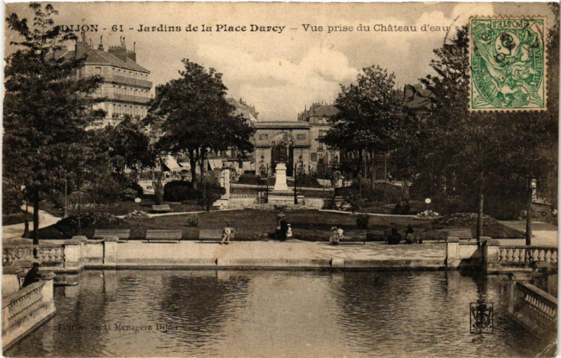Carte postale ancienne Dijon - Jardins de la Place Darcy - Vue prise du Chateau d'eau à Dijon