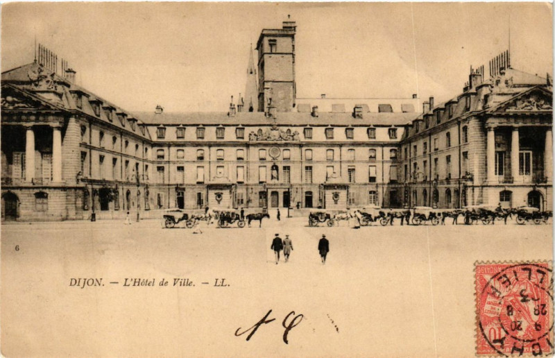 Carte postale ancienne Dijon - L'Hotel de Ville à Dijon