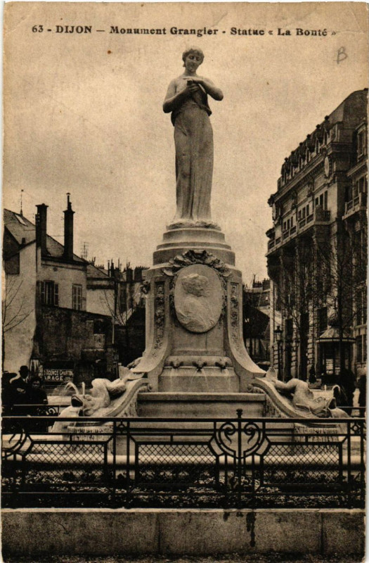 Carte postale ancienne Dijon - Monument Grangier - Statue La Bonté à Dijon