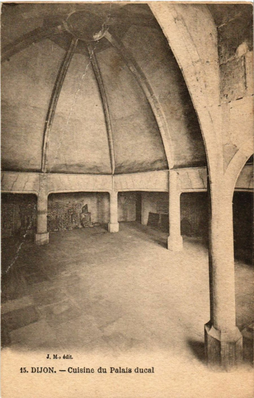 Carte postale ancienne Dijon - Cuisine du Palais Ducal à Dijon