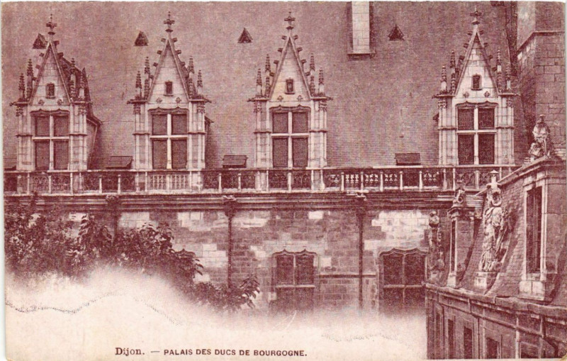 Carte postale ancienne Dijon - Palais des Ducs de Bourgogne à Dijon